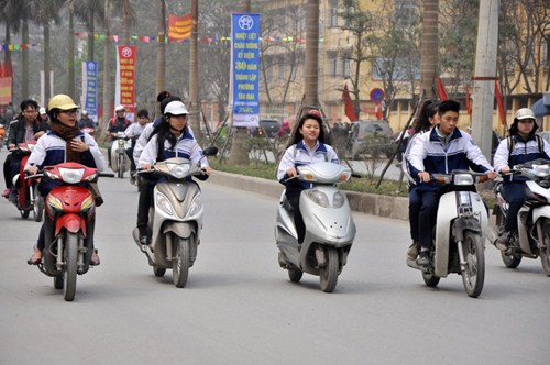 Giao xe máy cho con chưa có bằng lái điều khiển gây tai nạn, người bố có bị truy cứu trách nhiệm hình sự