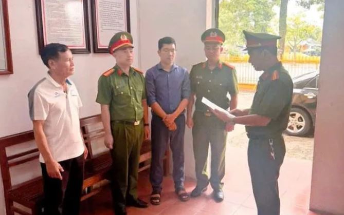 Vụ 322 học sinh không có thẻ bảo hiểm y tế: Khởi tố, bắt giam kế toán trưởng trường